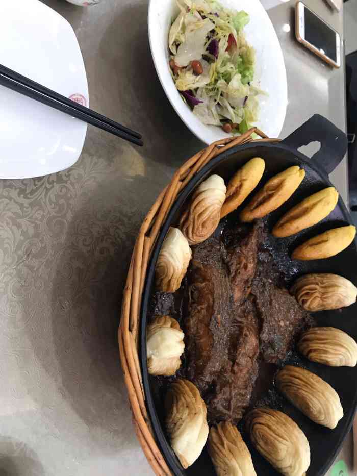 古洼一锅鲜(廊坊店)-"[薄荷]环境: 就在永丰道边上,门口写着.