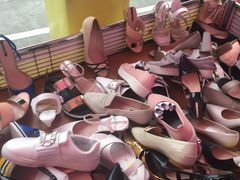 -莱尔斯丹展示厅(盈毅鞋厂店)