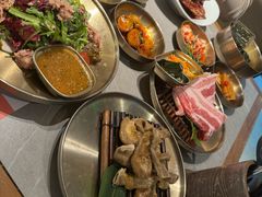 -草家酱蟹炭火烤肉店(珲春南路一店)