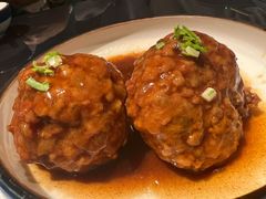 咸蛋黄狮子头-梅飞酒家(桑园路店)
