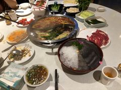 -茅草房·河畔园林火锅