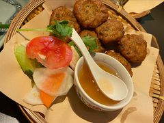-大头虾越式风味餐厅(光明广场店)