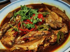 红烧海杂鱼-周家二小姐的菜(西津渡店)