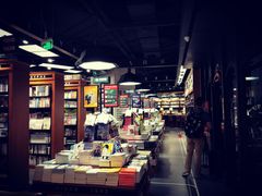 -西西弗书店&矢量咖啡(凯德晶萃广场店)