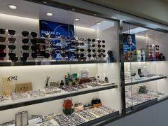 -潘多拉眼镜·蔡司依视路明月(潘家园店)