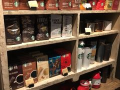 零售区-星巴克臻选(广州沙面店)