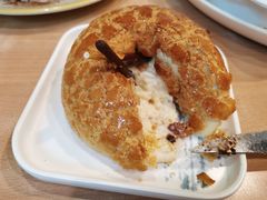 漏奶菠萝包-新世界餐厅(万达店)
