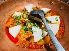 铜锅饵块油焖鸡-一坐一忘云南菜(卓悦中心)