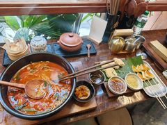 -银米·云南传统过桥米线(双廊黑金冠店)