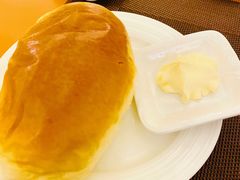 黄油面包-红房子西菜馆(淮海中路店)