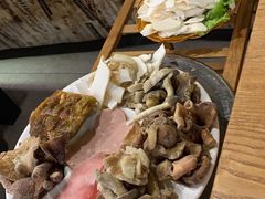 -菌海森林·非遗野生菌火锅(西山区滇池路摩根道店)