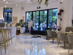 -Fridi Patisserie Cafe