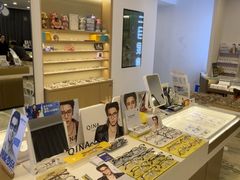 -三目眼镜·蔡司视觉合作店(青浦宝龙店)