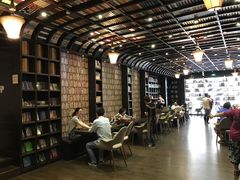 -钟书阁(松江泰晤士小镇店)