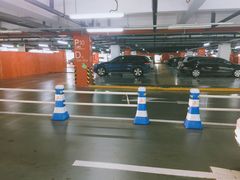 -虹桥火车站-停车场