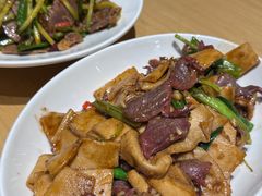 -关东小磨东北菜(上海长风大悦城店)