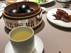 脆皮乳鸽-荣轩(新荣记环球金融中心店)