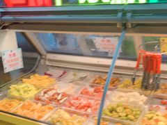 自助取餐区-老炳·七丛松甘草水果