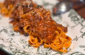 Traditional Italian Meat Sauce Spaghetti