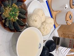 -李与白包子铺(桐梓林店)
