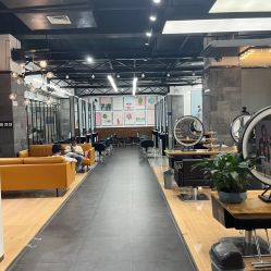 -FRIDAY星期五专业美发沙龙