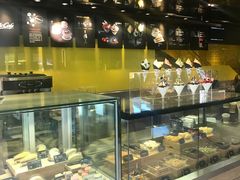 面包甜点陈列柜-麦当劳(新王府井店)