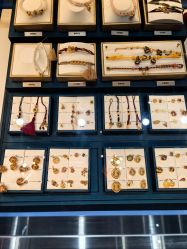 -潮宏基(大商新玛特店)