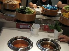 -龍歌自助小火锅(市南金茂湾店)