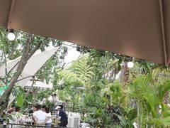 -茅草房·河畔园林火锅