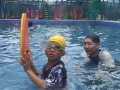 -Swim斯卫姆国际儿童游泳中心(红博中央公园店)