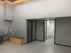 -蓝海豚游泳俱乐部(南京西路店)