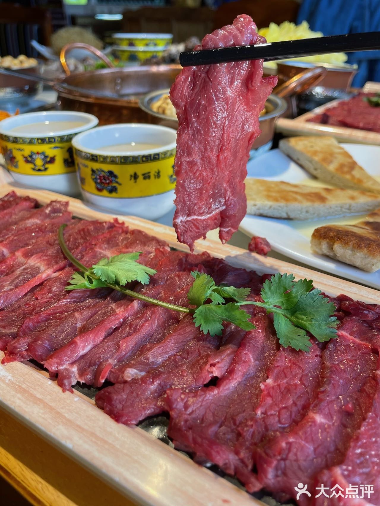 （在拉萨）吃过这家酸汤牦牛肉火锅就不愿再离开
