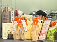 -沪上阿姨·精选茶饮(龙湖滨江天街店)