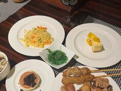 -广州万富希尔顿酒店·感趣自助餐厅·金秋蟹宴生蚝海鲜刺身