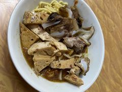 -松树干拌面店