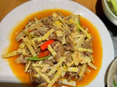 爆炒牛肉丝-大众跷脚牛肉馆·非遗传承单位(峨眉山店)