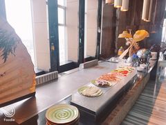 自助取餐区-唐拉雅秀酒店-西锦汇空中BBQ·思创餐厅
