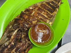 -明记烧鱼美味店