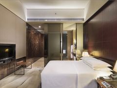 -广州天河希尔顿酒店