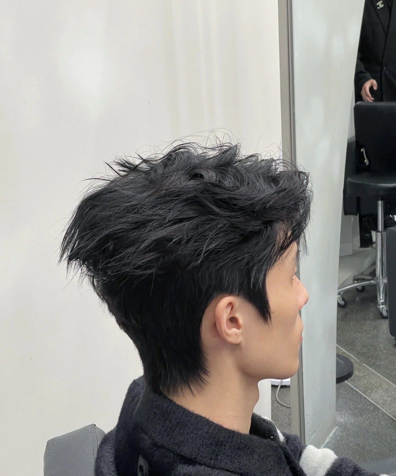 港风侧背蝴蝶烫