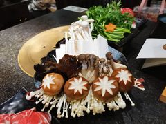 -湊湊火锅·茶憩(新中关购物中心店)