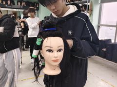 -首脑美容美发化妆美甲培训学校(长沙校区)