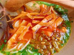 苗家酸笋面-百春原湖南牛肉粉(百联世纪店)