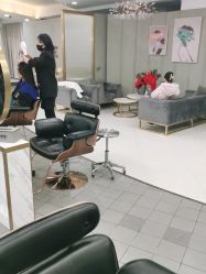 点击看大图 -八佰伴8008星级形象店