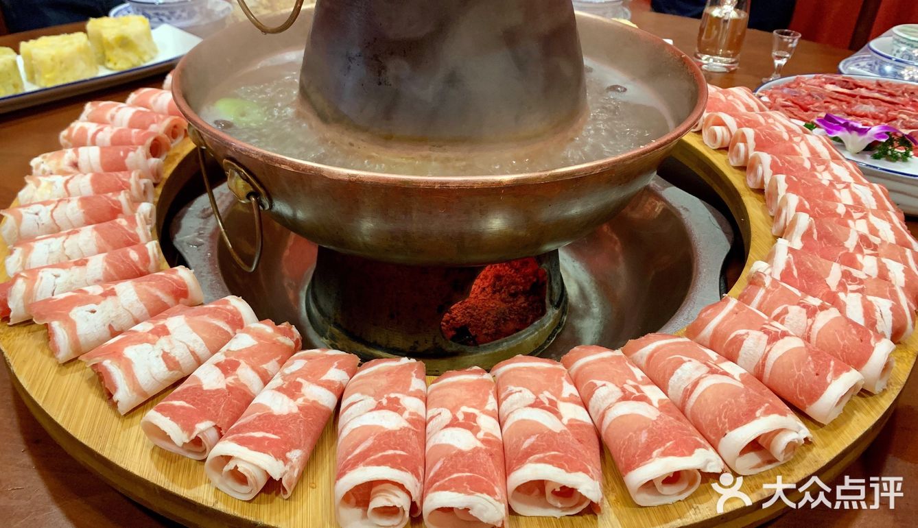 夏天也一样 可以打火锅