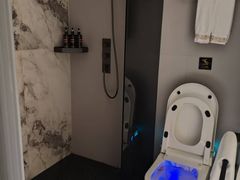 -万泊酒店(长沙五一广场国金中心店)