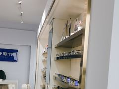 -视野联行眼镜•蔡司•依视路(温江店)