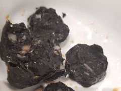 -何妹湿辣牛肉·粤式烧烤砂煲(桂雅路店)