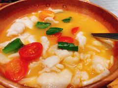 野果酸汤鱼-云海肴·汽锅鸡·云南菜(高德置地店)