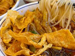 -弘束束柳州深巷螺蛳粉(珠江路店)